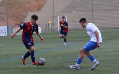 Acció del partit contra l'AE Prat | CE Mercantil xemmeta_